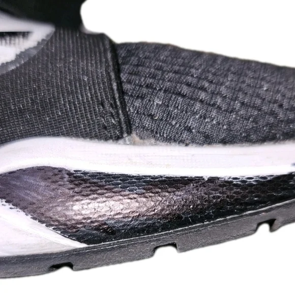 Champion Mens Black and White Crossiver Sneakers - Picture 10 of 12